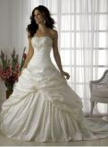 VESTIDO DE NOIVA BRANCO COM DETALHE PREGUIADO